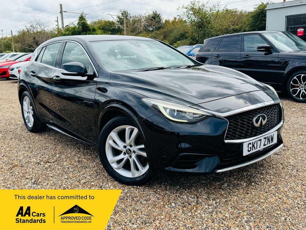 Infiniti Q30