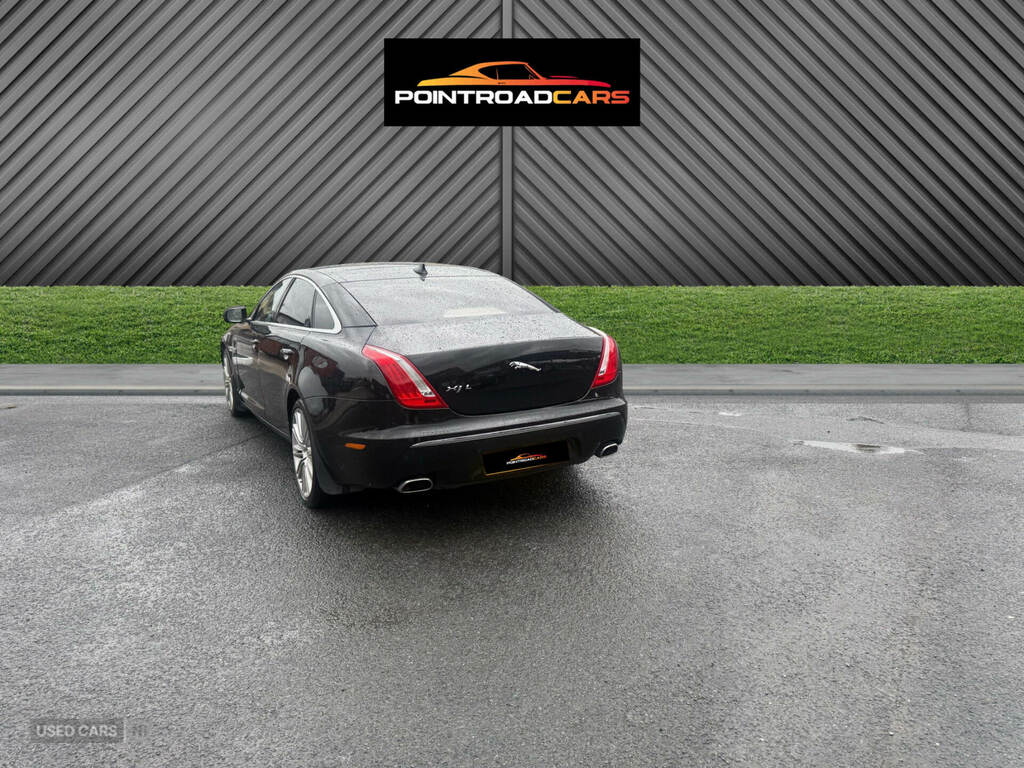 Jaguar Xj