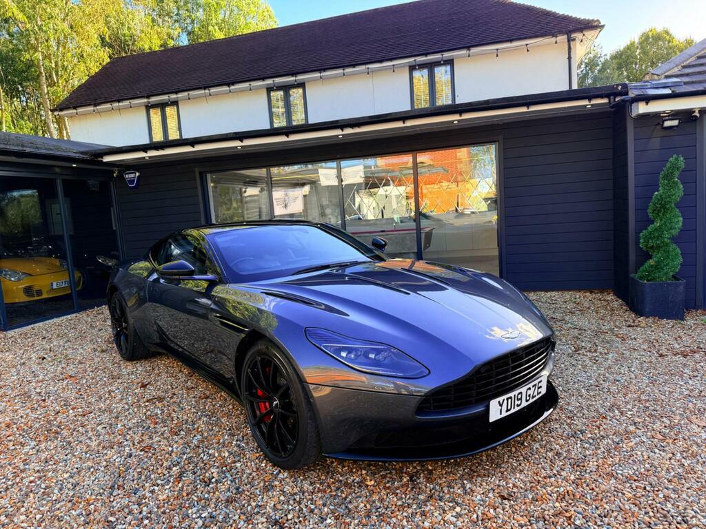 Aston Martin Db11