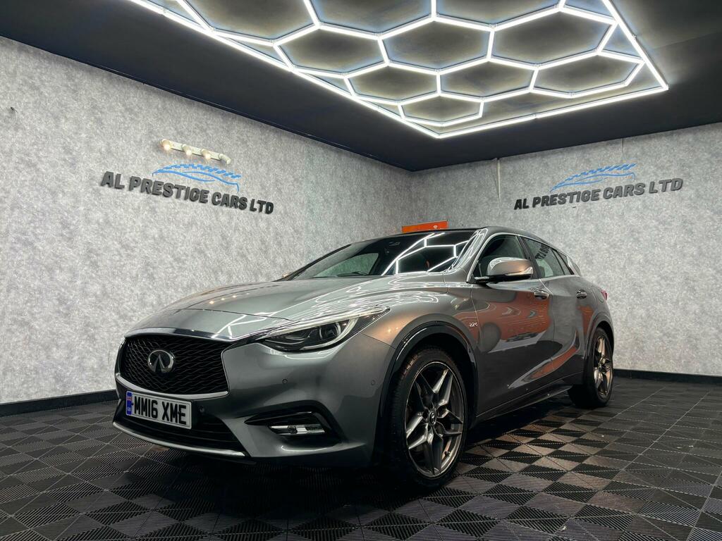 Infiniti Q30