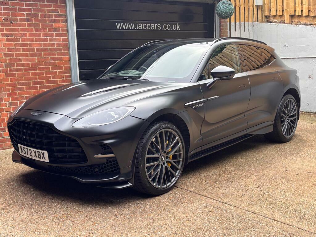Aston Martin Dbx