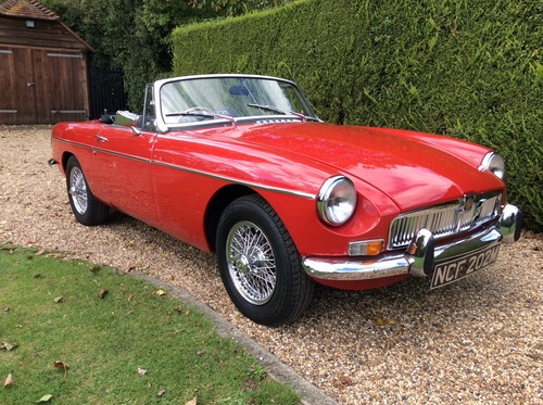Compare MG MGB Roadster NCF202M Red