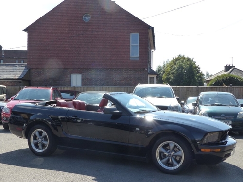 Used Ford Mustang Convertible On Finance In Chesham 207 52 Per Ford Mustang Doors