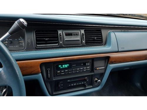 Used Ford CROWN VICTORIA VICTORIA 5.0 on Finance in 