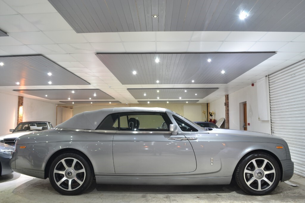 Compare Rolls-Royce Phantom Phantom Drophead Coupe MV57CLN Silver