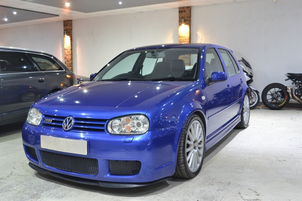 Compare Volkswagen Golf R32 BG03HLH Blue