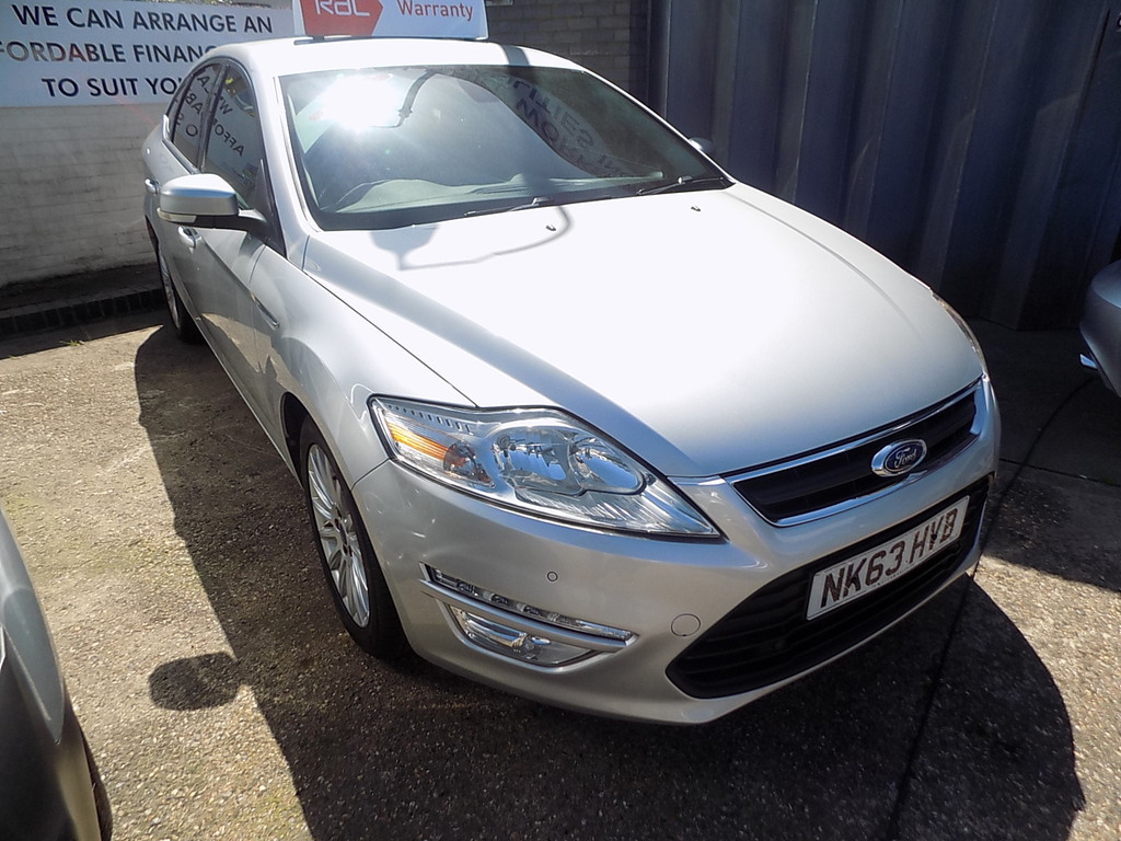 Compare Ford Mondeo Zetec Business Edition Tdci NK63HVB Silver