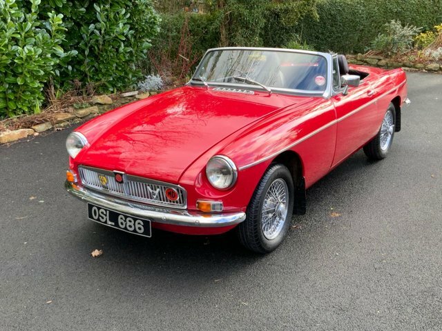 Compare MG MGB 1.8 Roadster 92 Bhp OSL686 Red