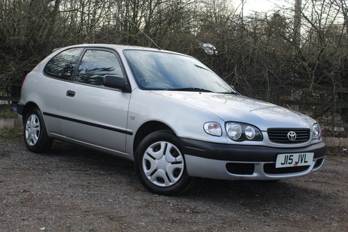 2000 toyota corolla accessories