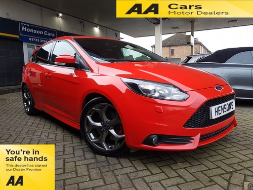 Compare Ford Focus St-3 NX14XLK Red