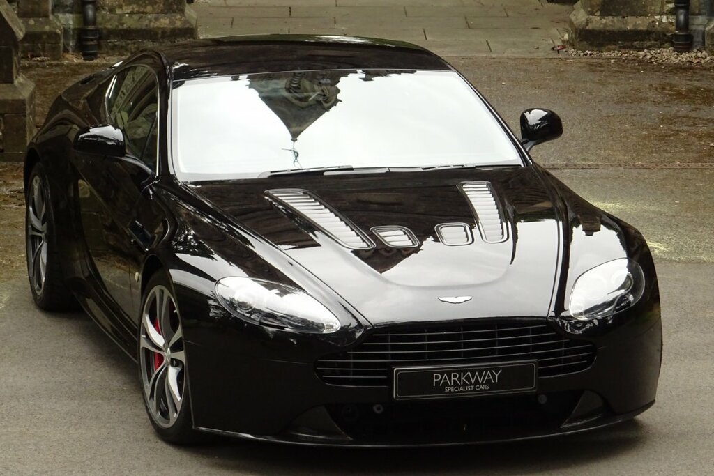 Compare Aston Martin Vantage V12 NL63WYY Black