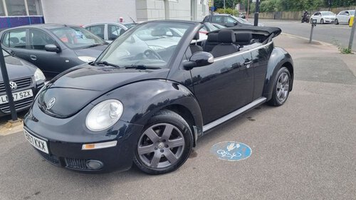 Compare Volkswagen Beetle Luna 8V EN57KXX Black