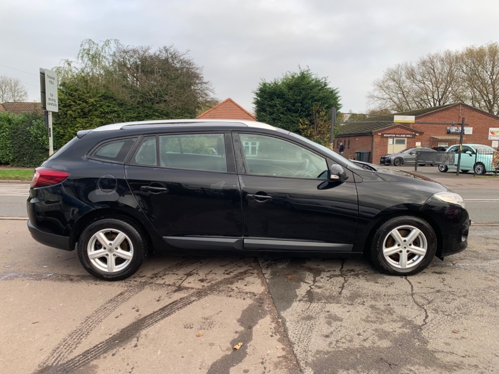 Compare Renault Megane Expression 1.5 MD11XAX Black