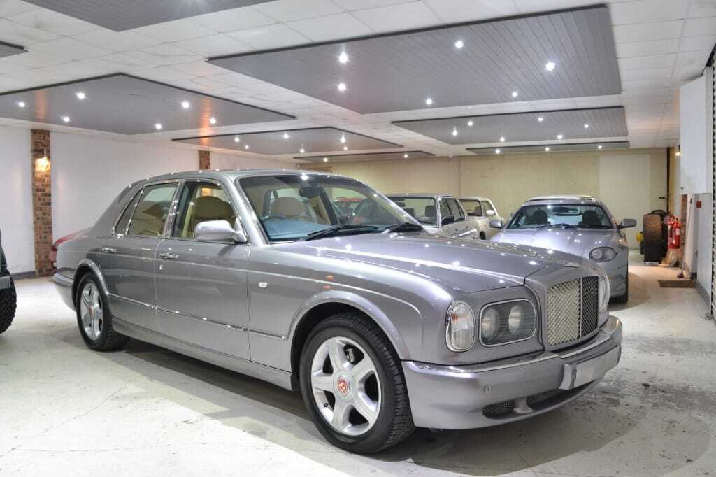 Compare Bentley Arnage Red Label X968YEL Silver