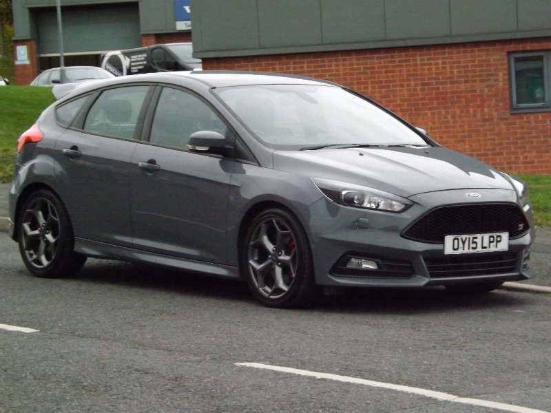 Compare Ford Focus Focus St-3 T OY15LPP Grey