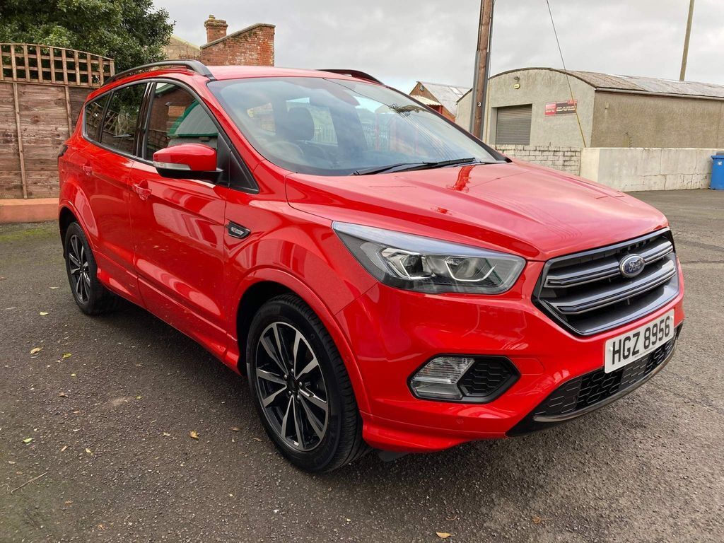 Compare Ford Kuga St-line HGZ8956 Red